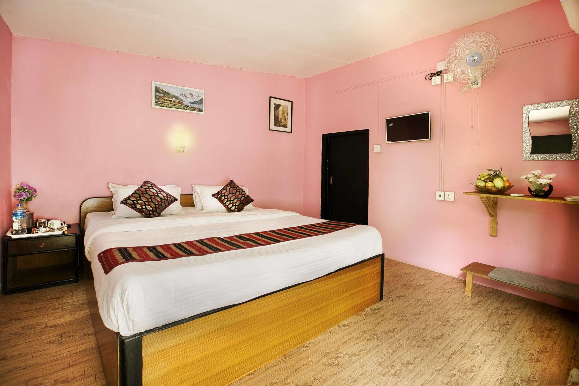 Sauraha Nana Hotel Exterior foto