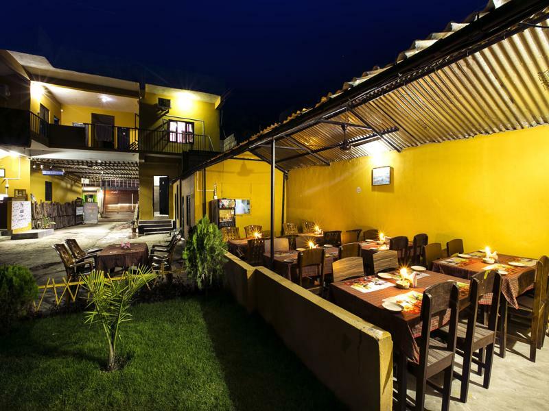 Sauraha Nana Hotel Exterior foto